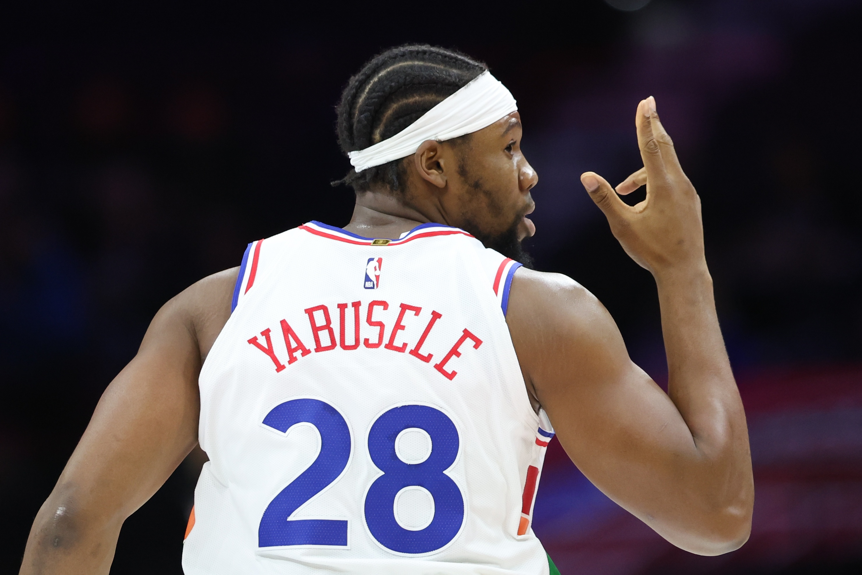 Stein：76人继续以三巨头冲冠 优先续约格莱姆斯&amp;很难留亚布塞莱